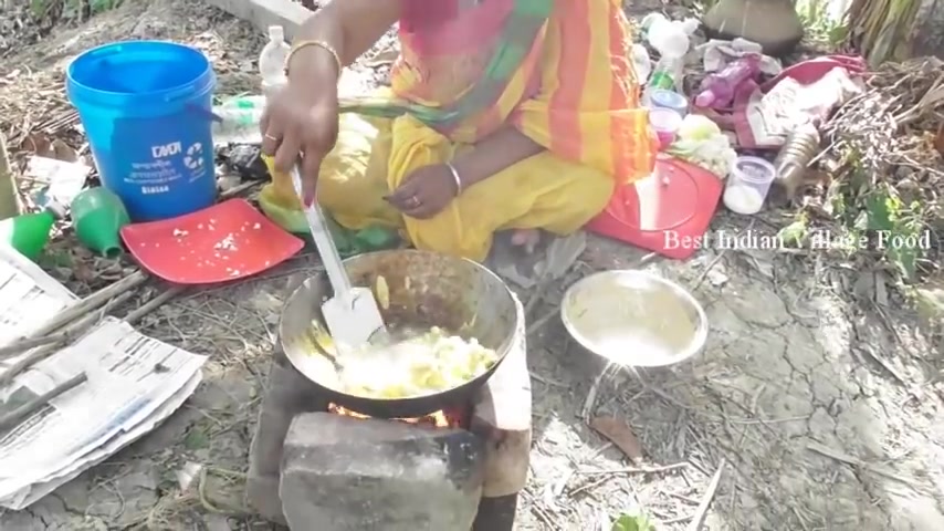 [图]印度农村美食：炸花菜