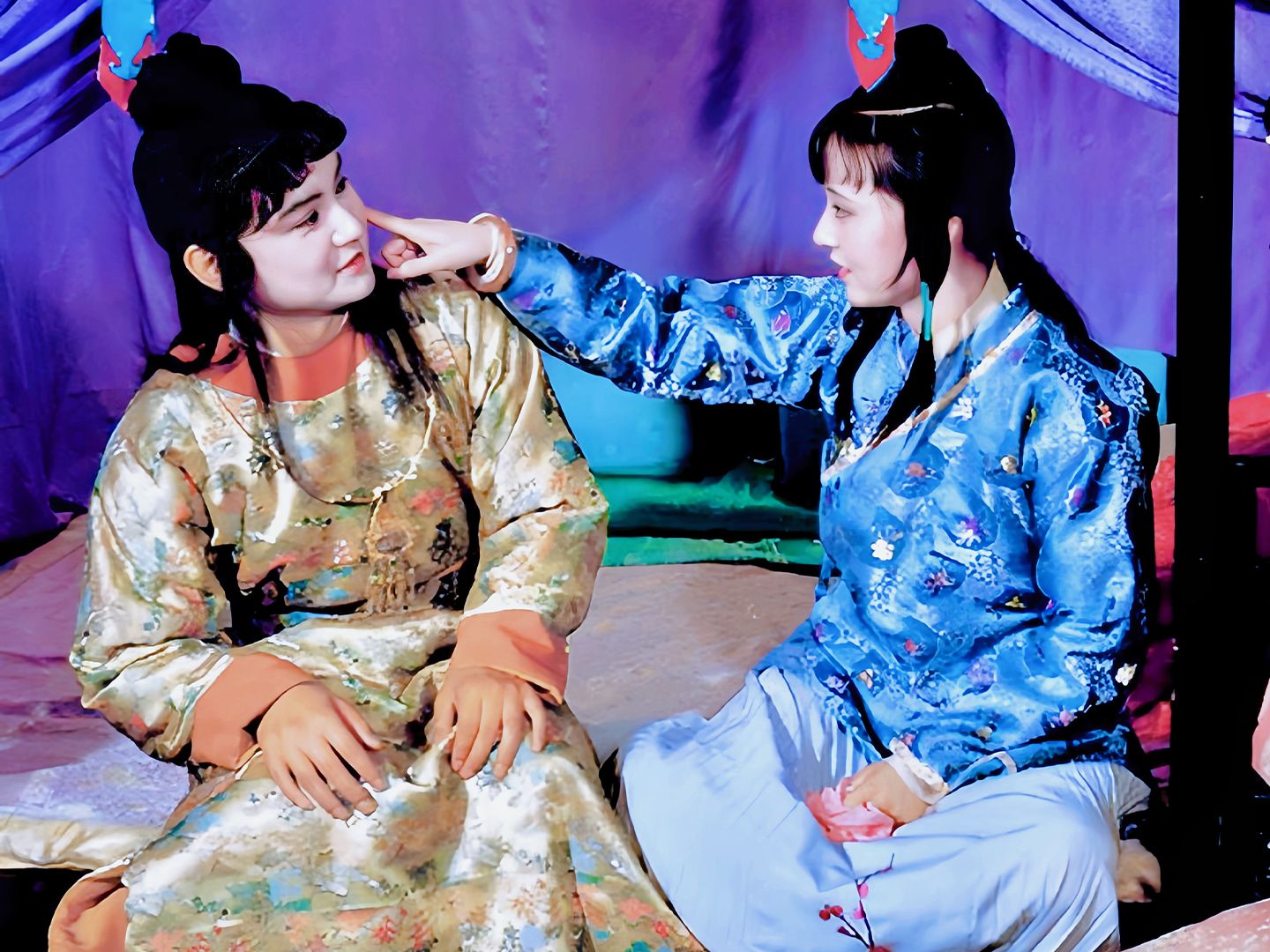 宝黛爱情是不是利益交换?混世魔王贾宝玉,何时学会专情的?