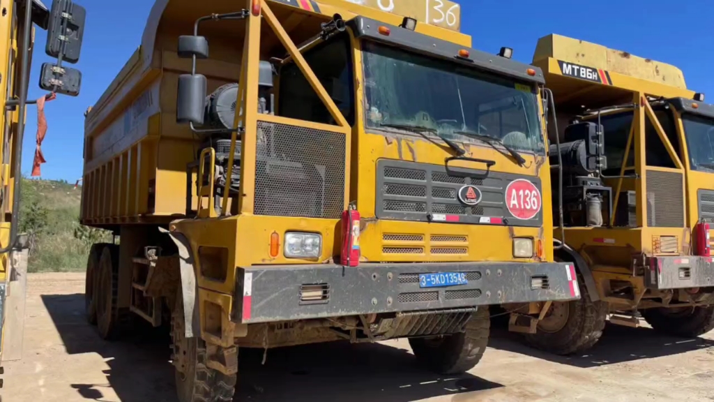 30多台临工86h矿山宽体车