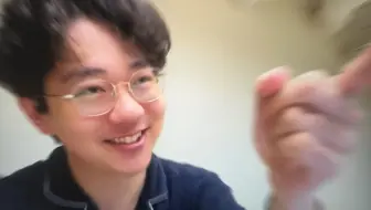 老板：嘻嘻新招的牛马不要工资