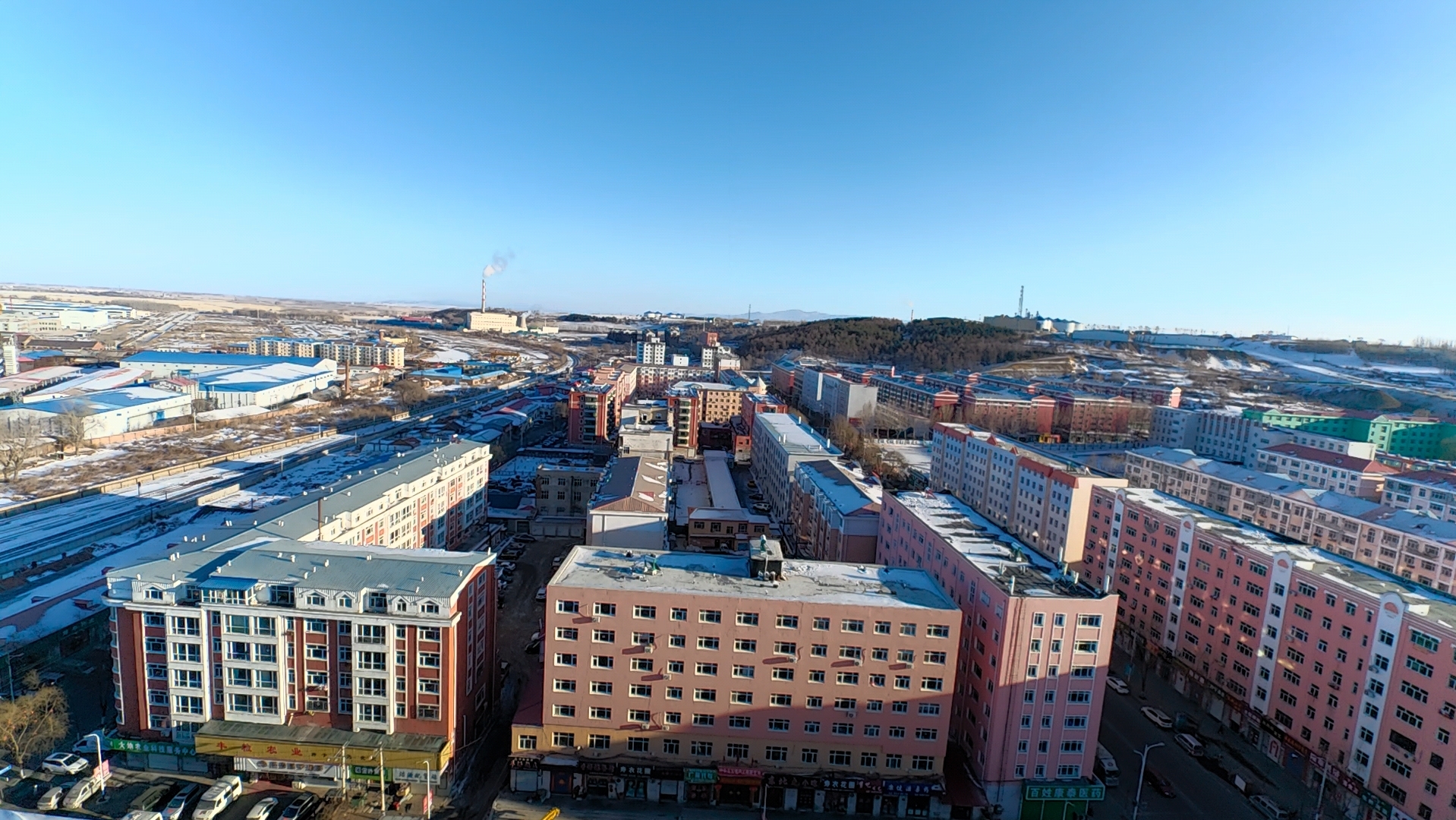 东北边陲县城鸡东县城一隅