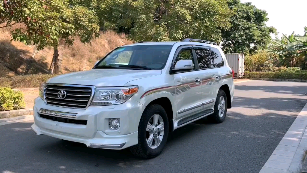 15年丰田兰德酷路泽4500 v8-d4_哔哩哔哩_bilibili