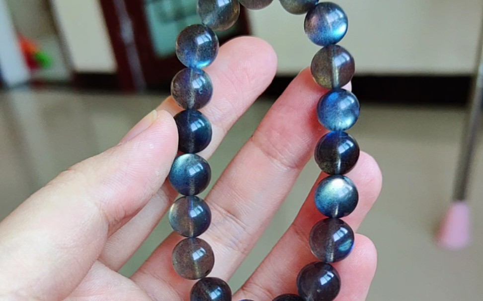 黑底拉长石手串9m ,15克价,黑体无棉无杂很干净,光面也很大,颗颗大