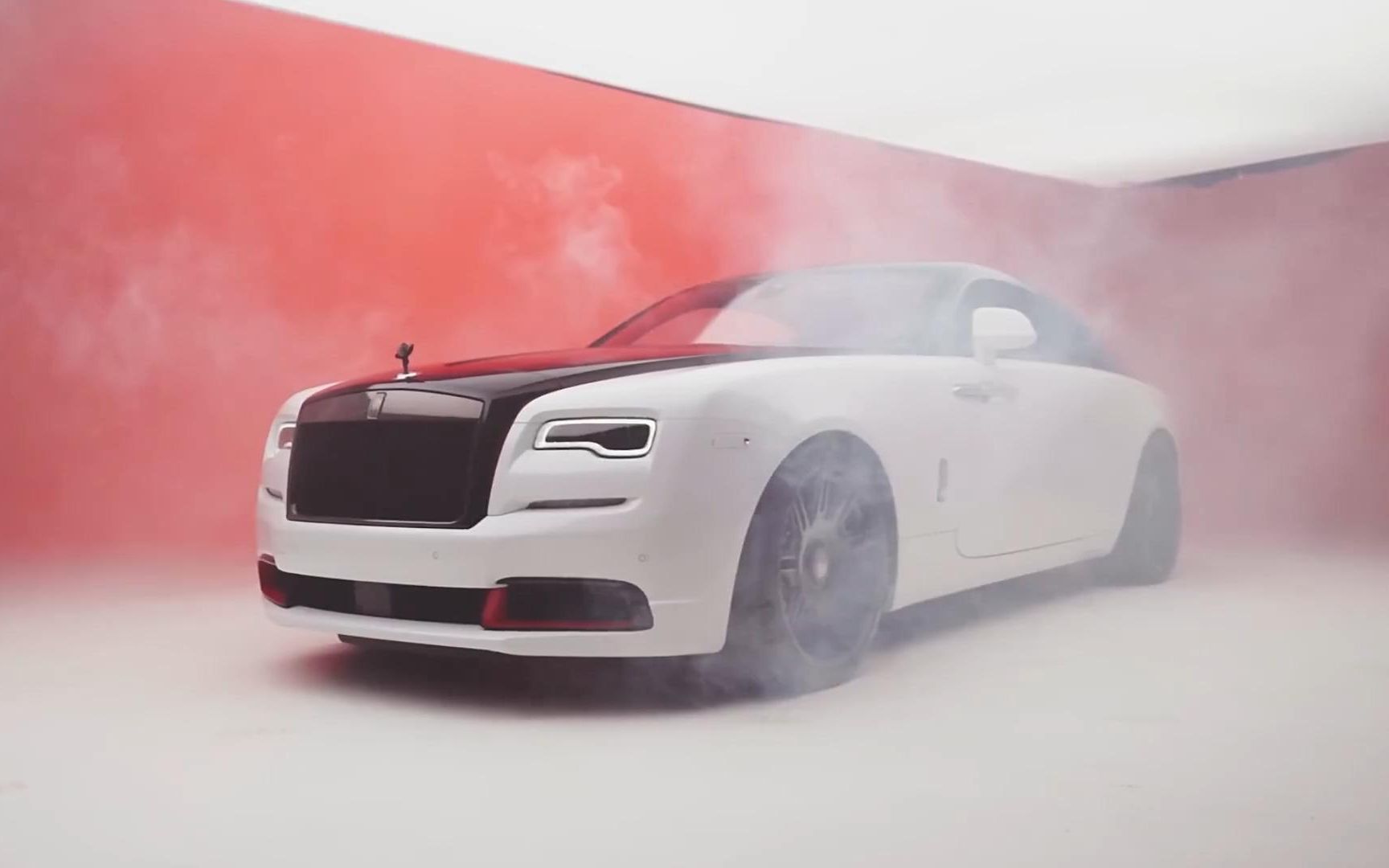 "哪个男人能拒绝这辆劳斯莱斯幽灵呢?