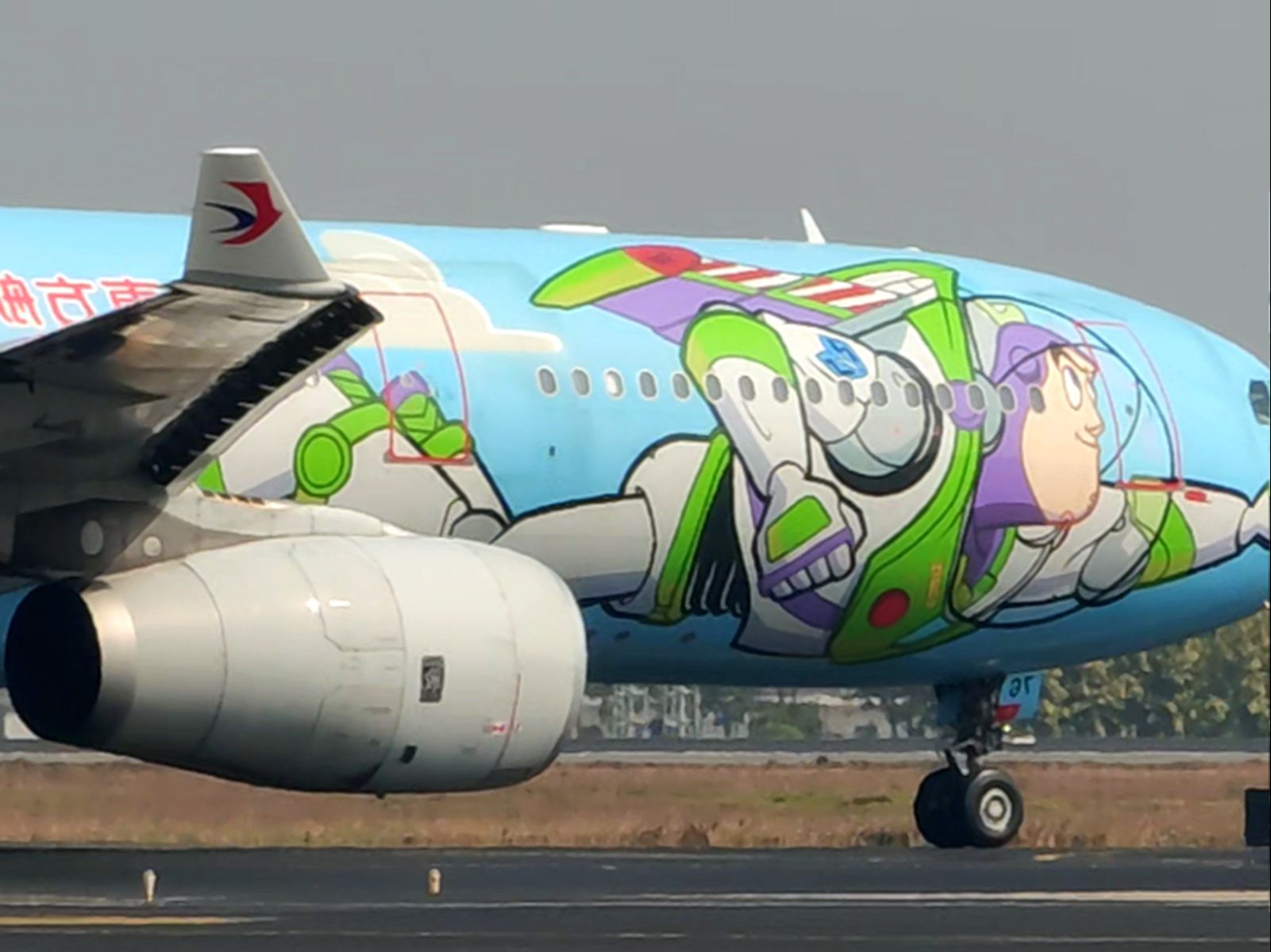 迪士尼·皮克斯玩具总动员(巴斯光年)号彩绘机‖空客a330客机起飞厦门