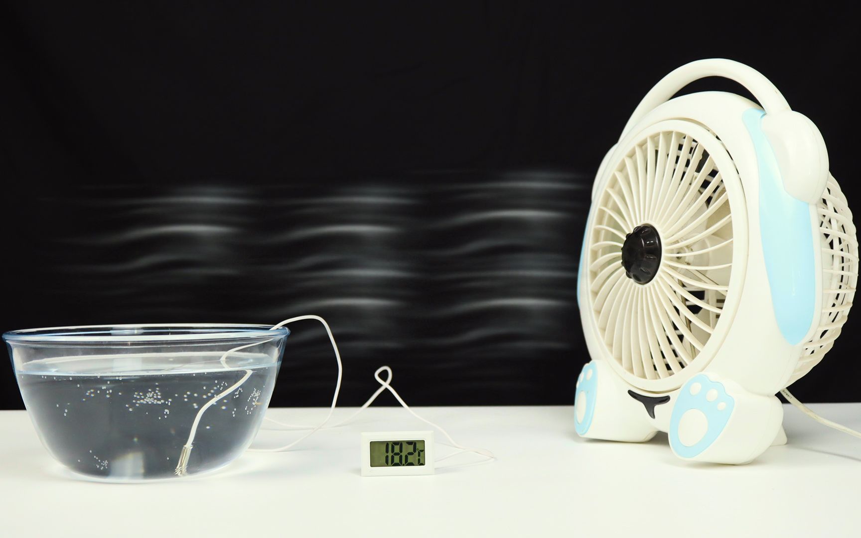 水蒸发吸热,不停吹风可以使水温下降多少度?_哔哩哔哩_bilibili