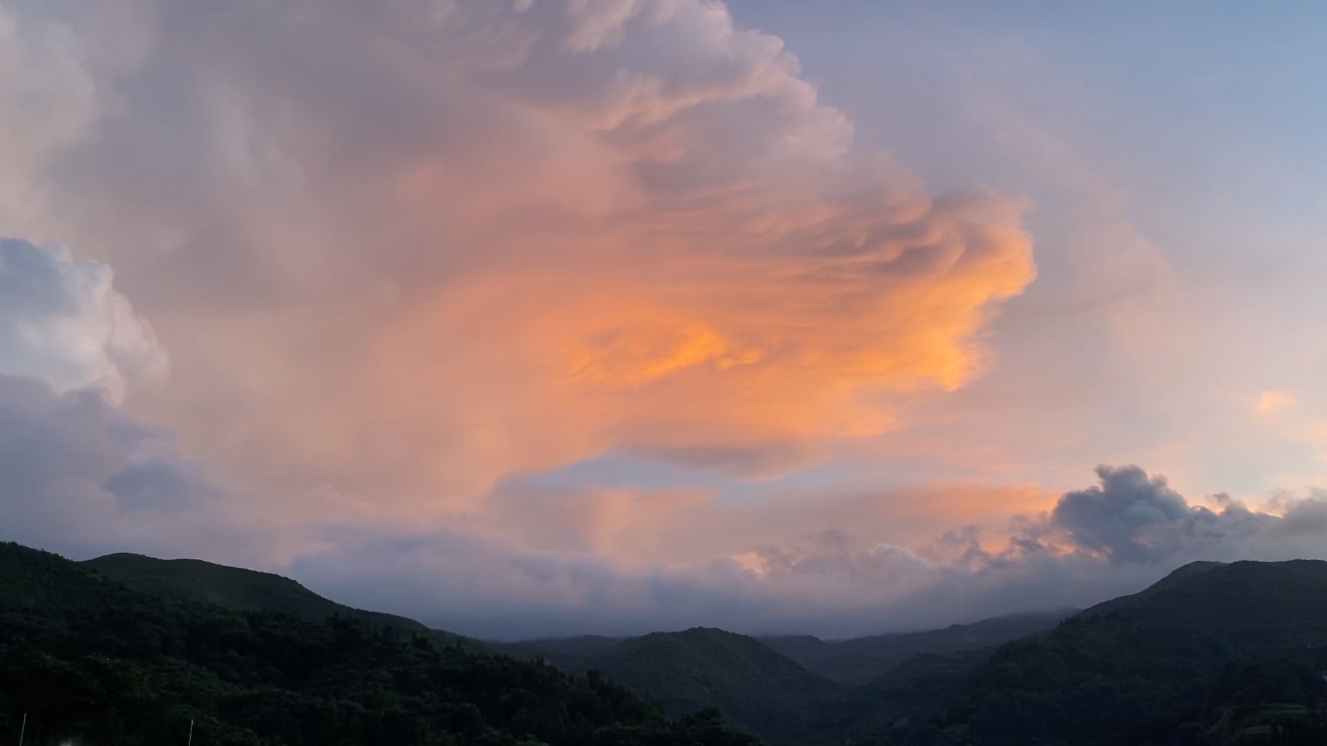 一些些好看的云朵