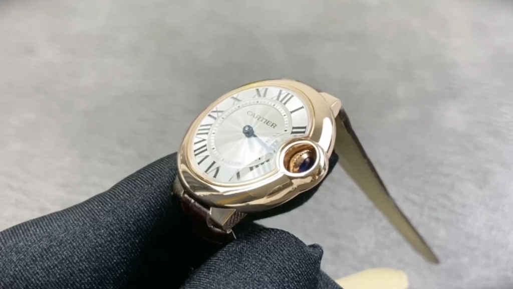 v6厂卡地亚蓝气球w6920085女表,玫瑰金皮带款33mm女款,蓝宝石水晶玻璃