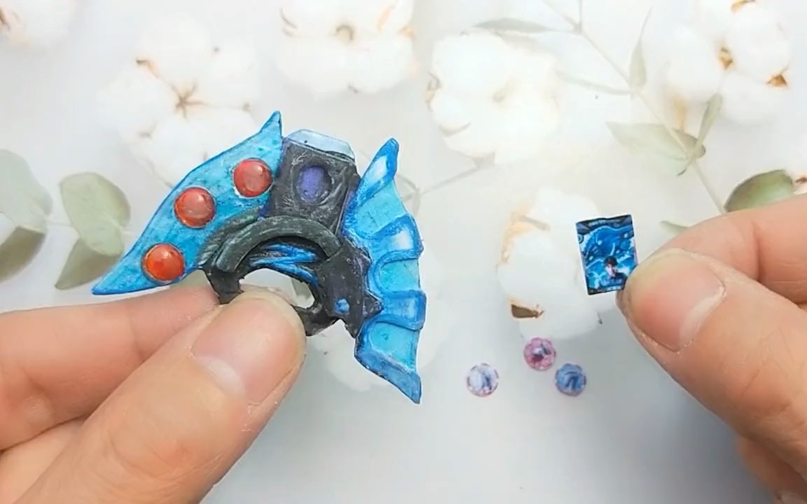 【巨幅绘画】模型:泽塔奥特曼迷你升华器,放入小勋章,旋转一下太好玩