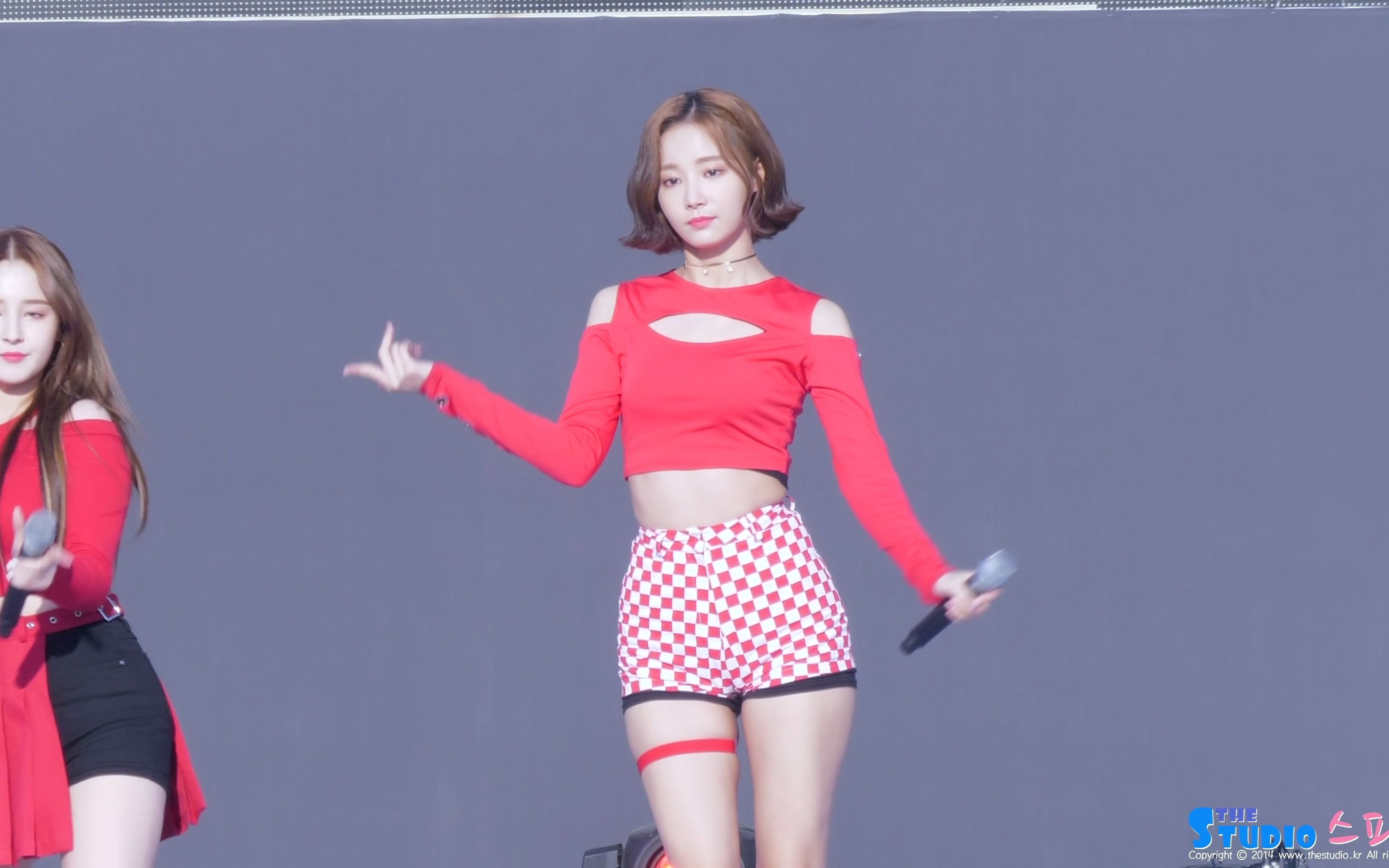 20190509 momoland_妍雨(yeonwoo )_ i m_so_hot 饭拍 4k (3)