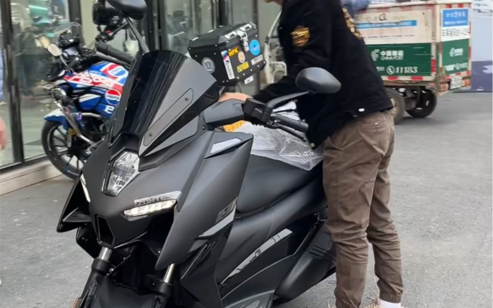 升仕350m磨砂黑交车