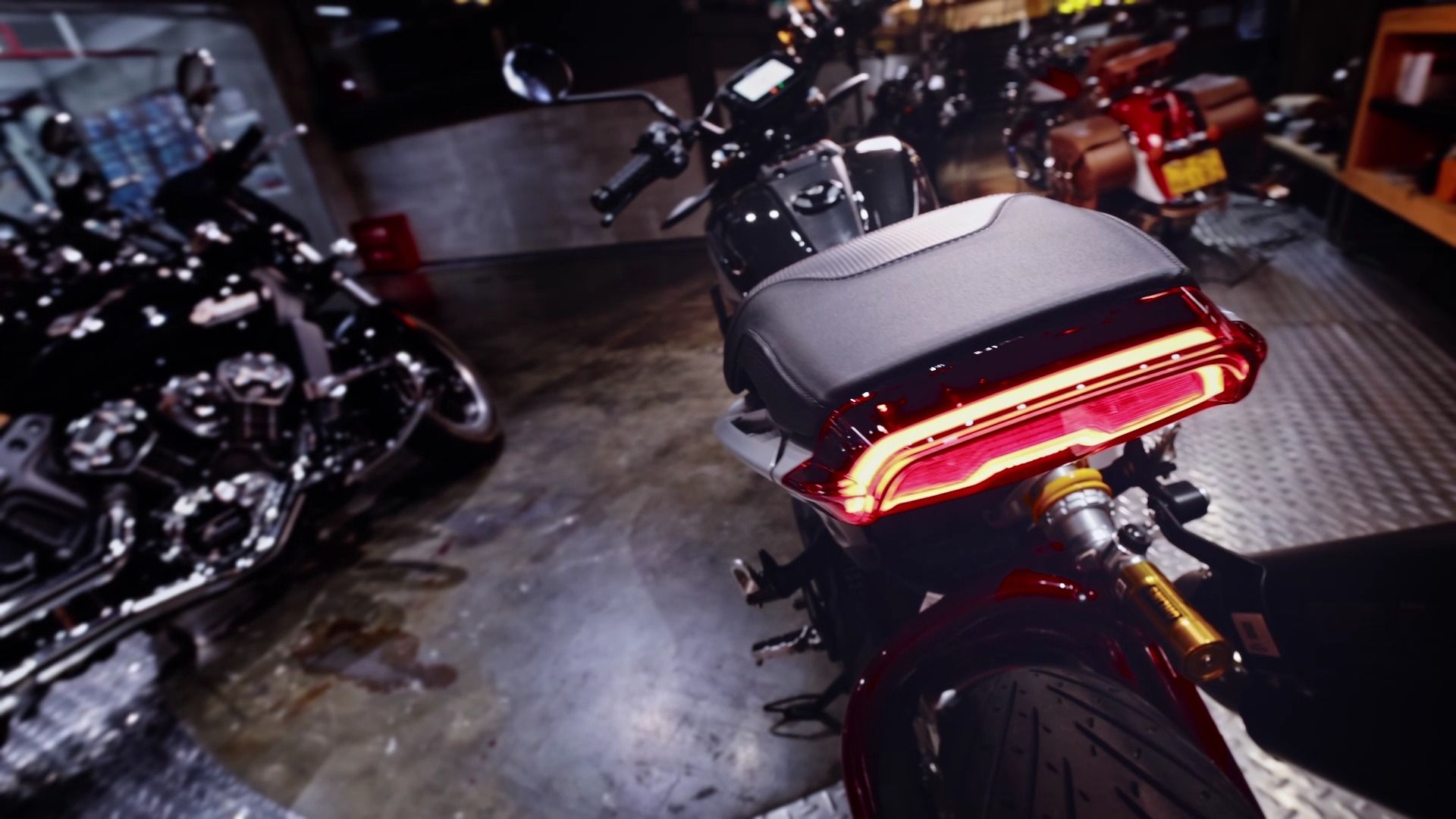 炸裂来袭-摩托车赛场的传奇印第安ftr03 carbon