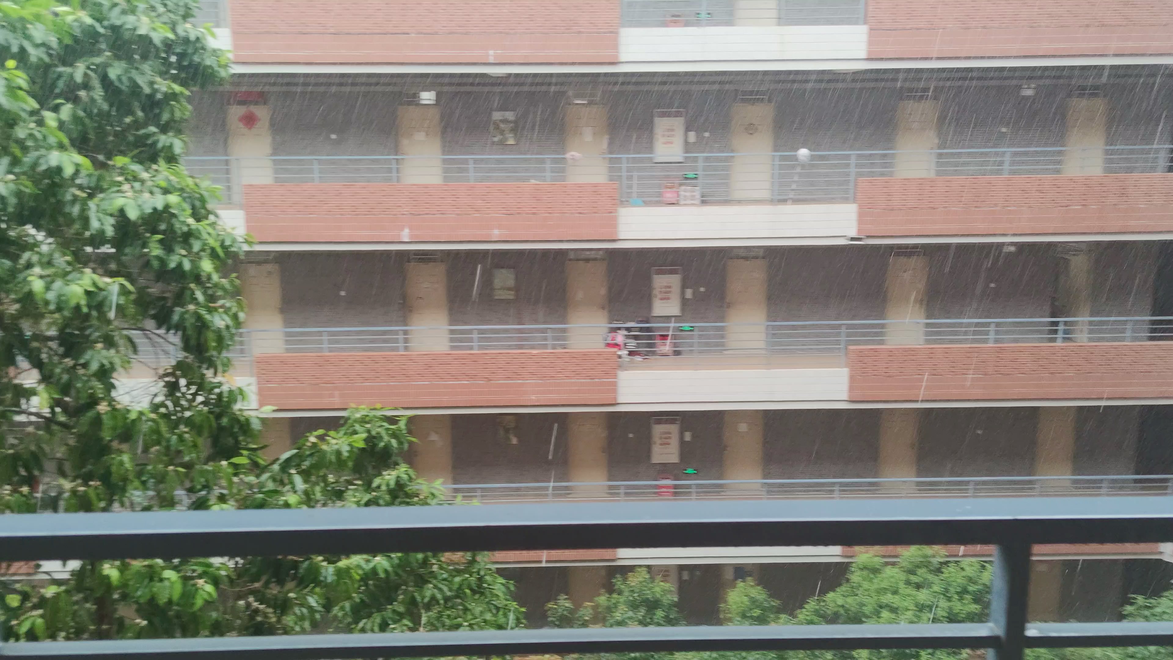 [图]大大大暴雨雨