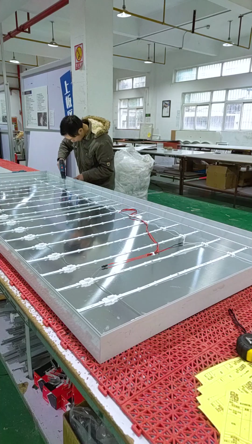 广告灯箱车间生产