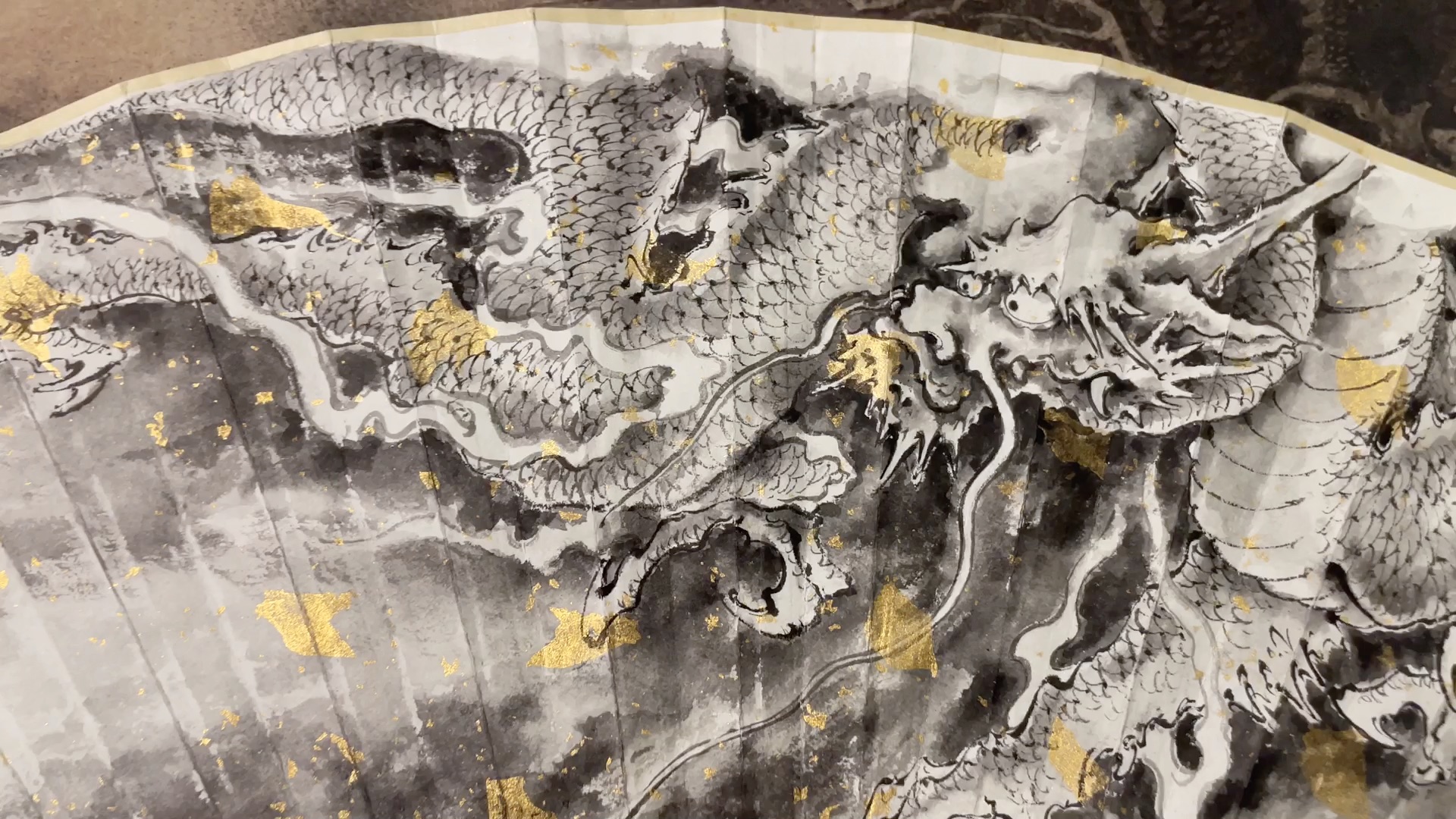 由龙作品国画水墨作品龙纹扇面