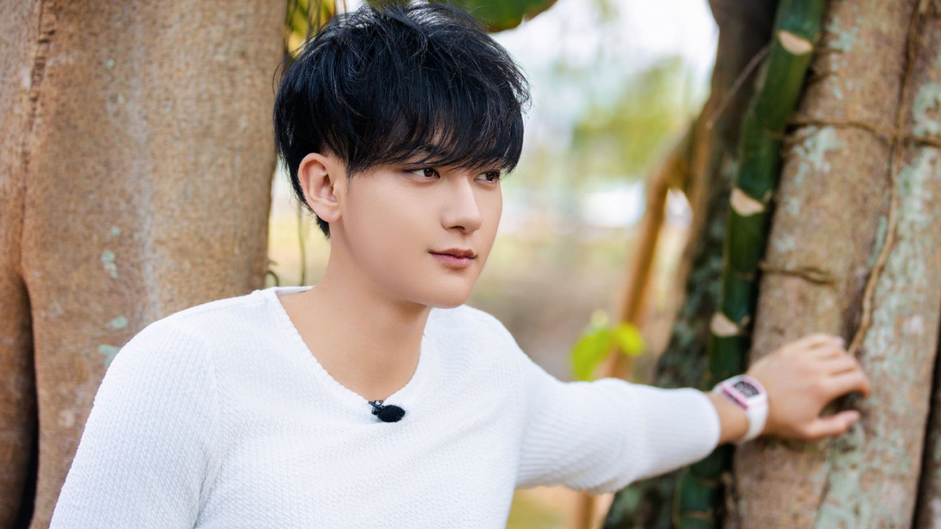 黄子韬早前言论引争议,曾讥讽女友粉幻想:手都牵不着还老公呢