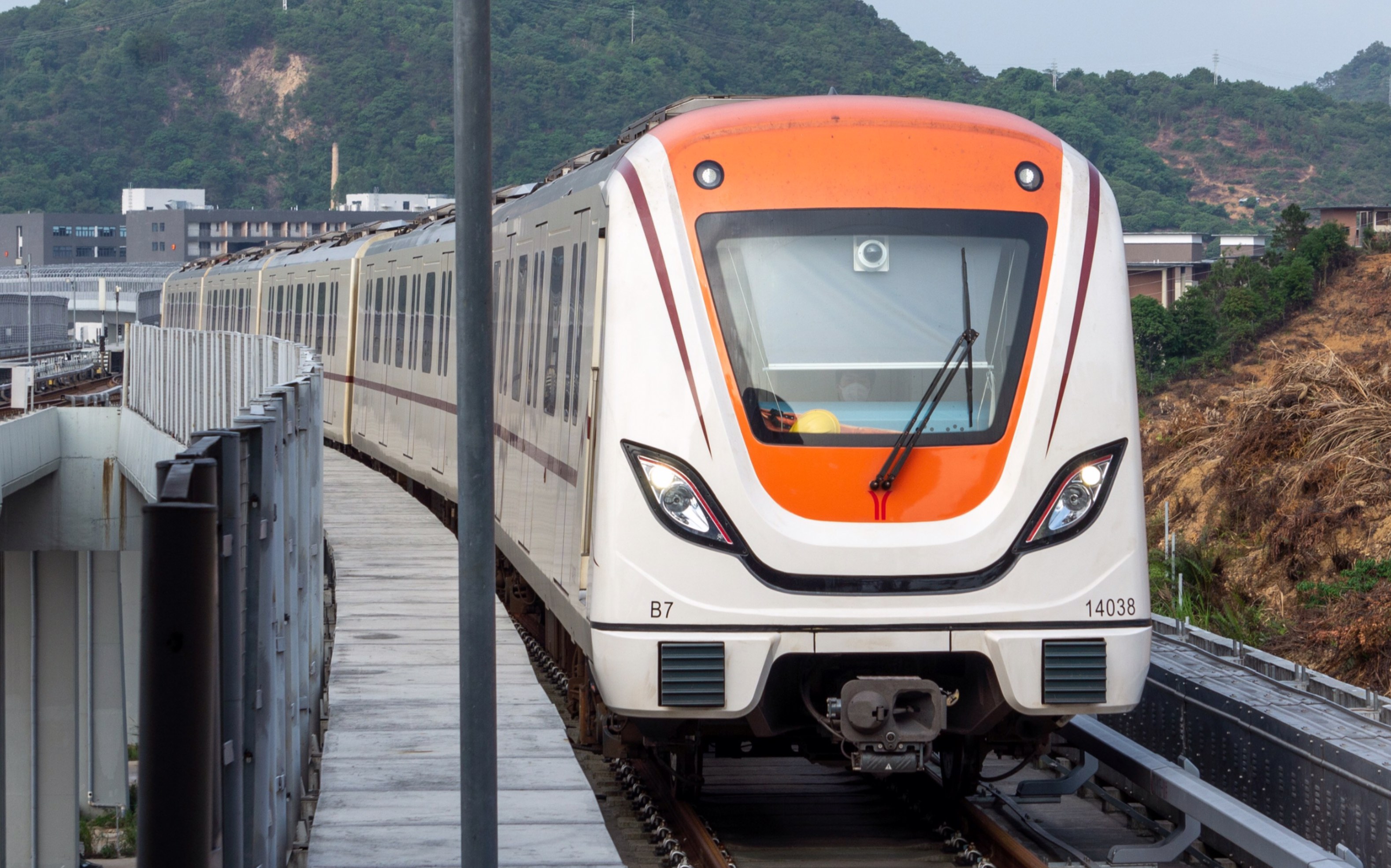 14号线邓村车辆段晚高峰加车出站_哔哩哔哩_bilibili