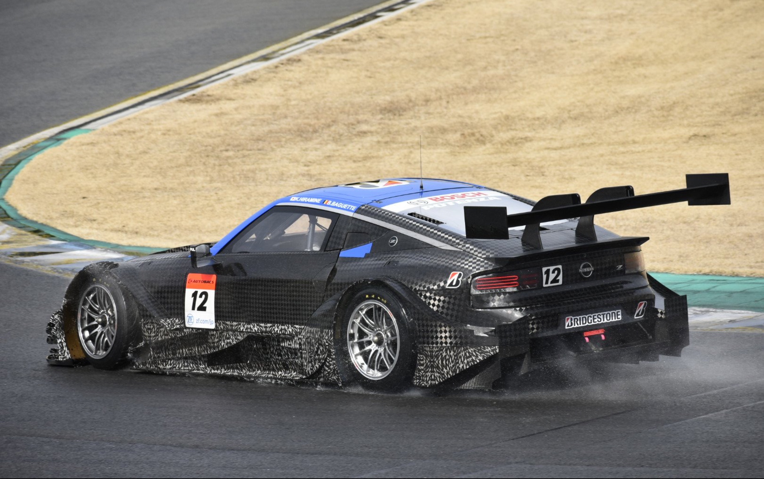 【super gt】日产nismo z gt500茂木赛道普利司通雨胎测试