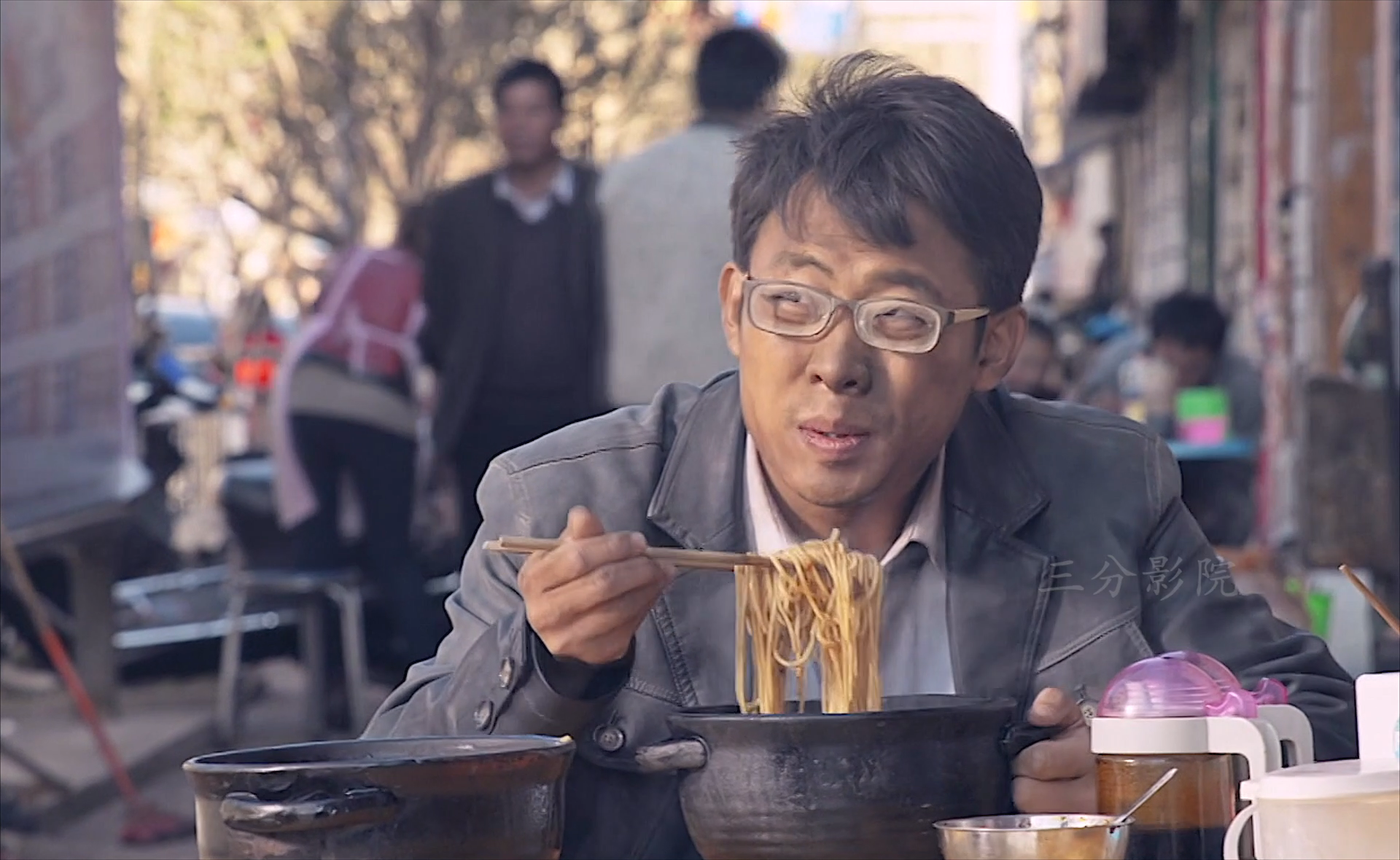 《追凶者也》百看不厌 张译演绎5★s手 我西服呢?