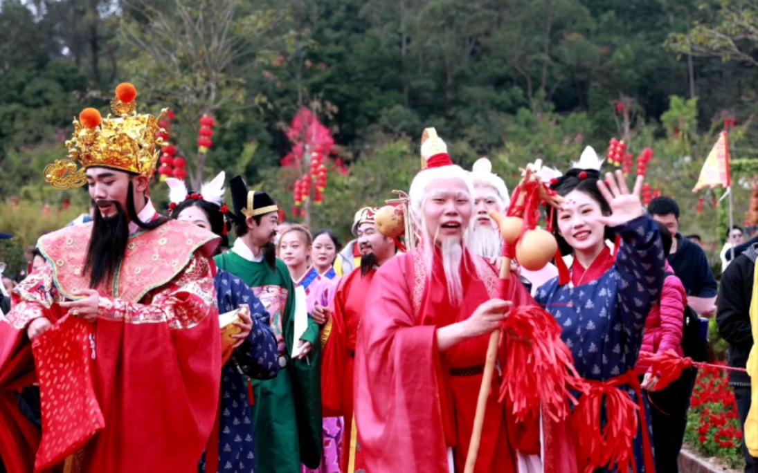 [图]这几个神仙扮得真的好像啊，福禄寿三星、财神喜神，五福临门！我浅当一下配角小仙童啦！今年一定财运福运喜气福气up！