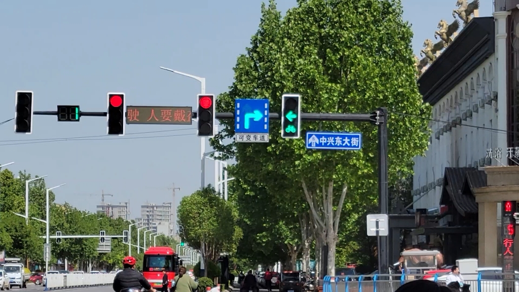 原来邢台都已经非机动车特地设红绿灯了
