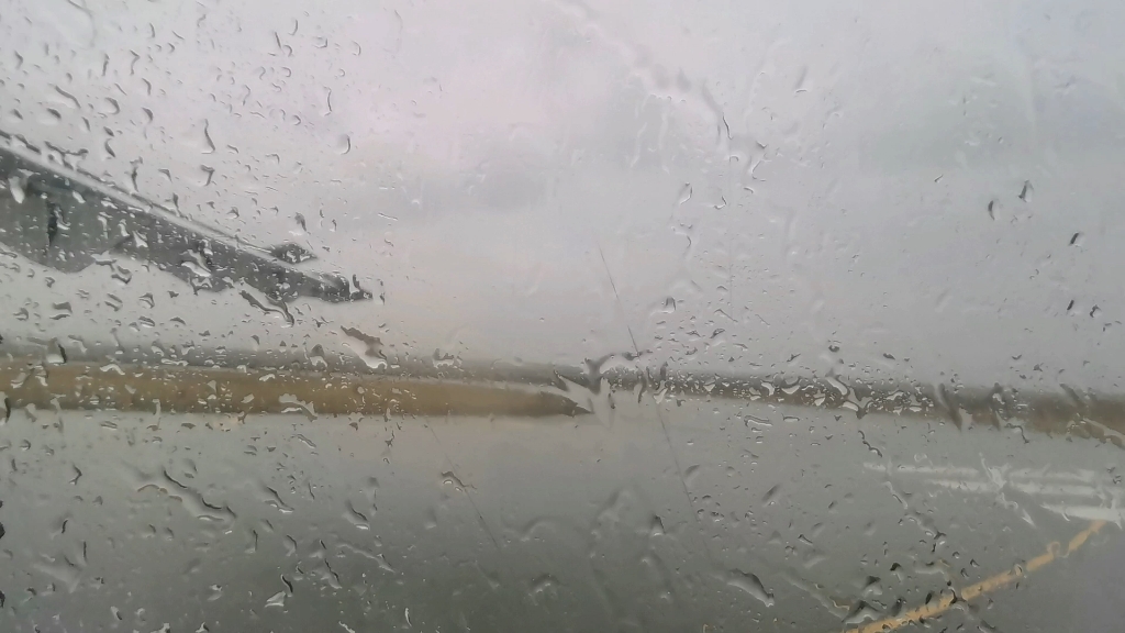 乌兰巴托满洲里 匈奴航空ATR42 新成吉思汗机场 雨中起飞(右侧舷窗视角)哔哩哔哩bilibili