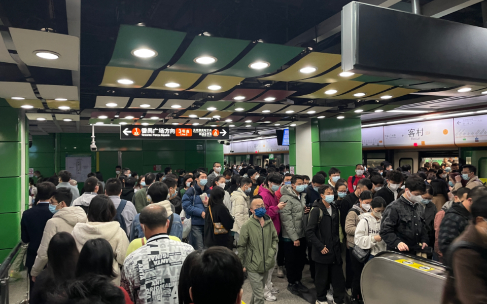 广州地铁客村早高峰直击