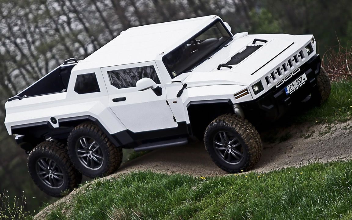 老外用路虎发现改装成悍马,还是六轮驱动,越野实力强悍