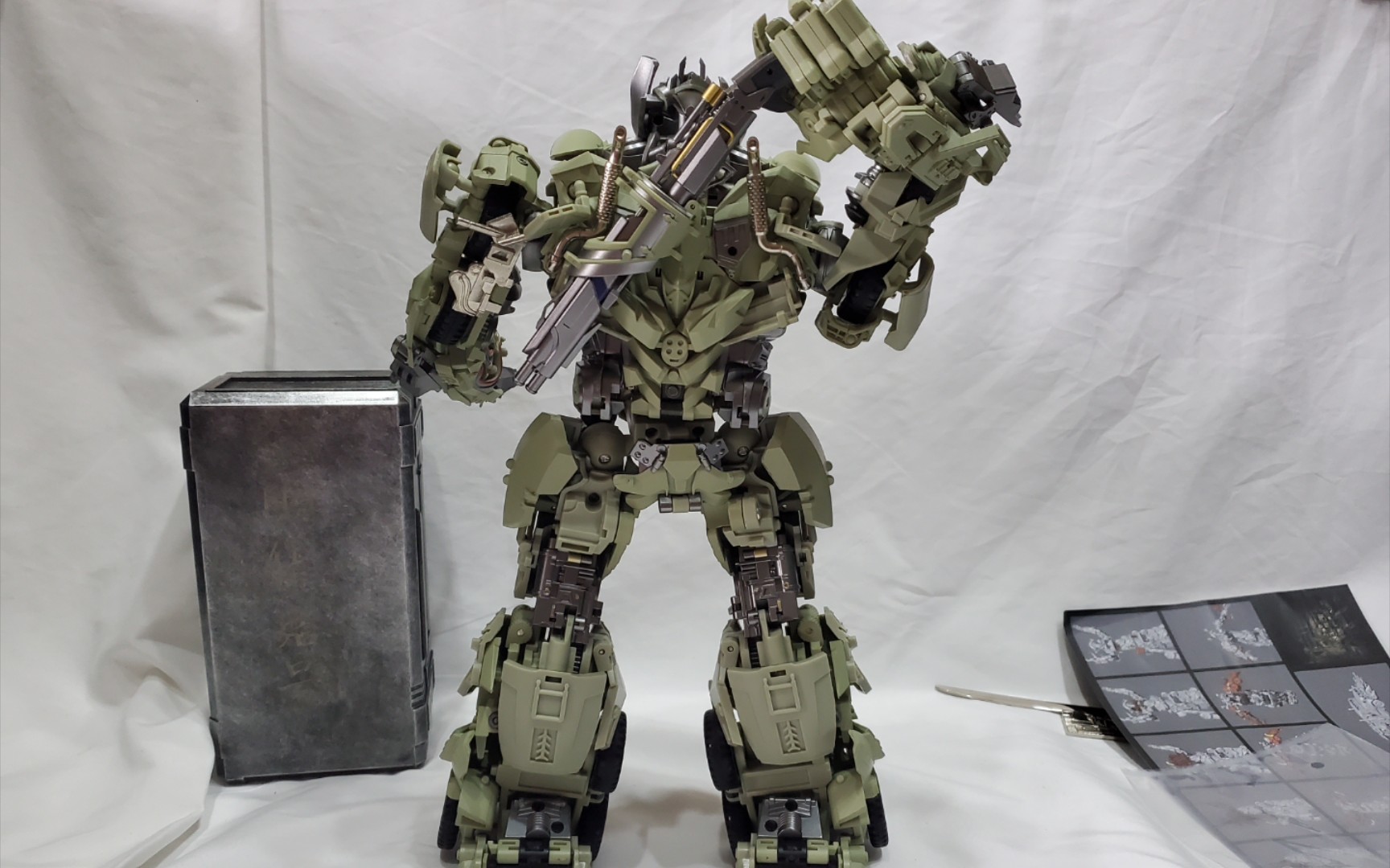 ut油罐车原色样品威震天人形变载具