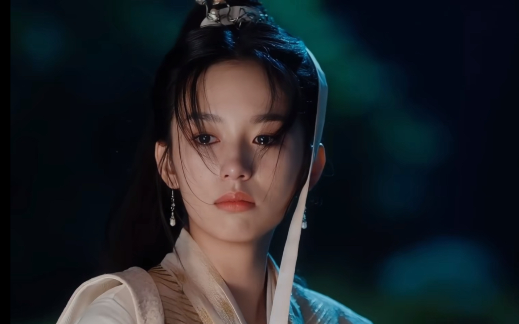 【周也7015侯明昊】原来真的有人哭得我见犹怜