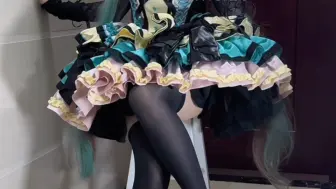 Download Video: 感觉像是初音未来会穿的衣服！