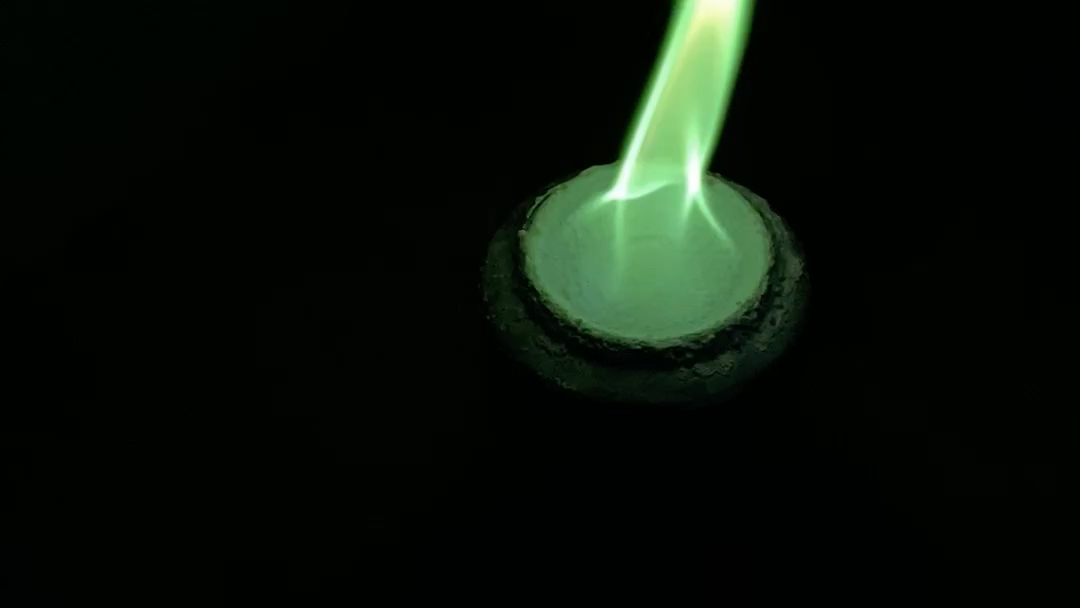 硼酸和乙醇,酯化反应,产物燃烧呈绿色,乙醇火焰无色