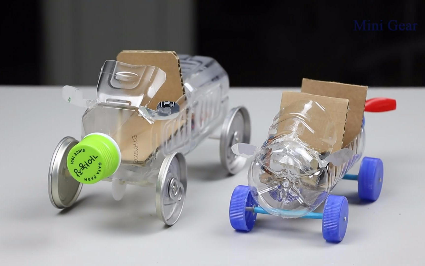 手工用饮料瓶做的电动玩具车