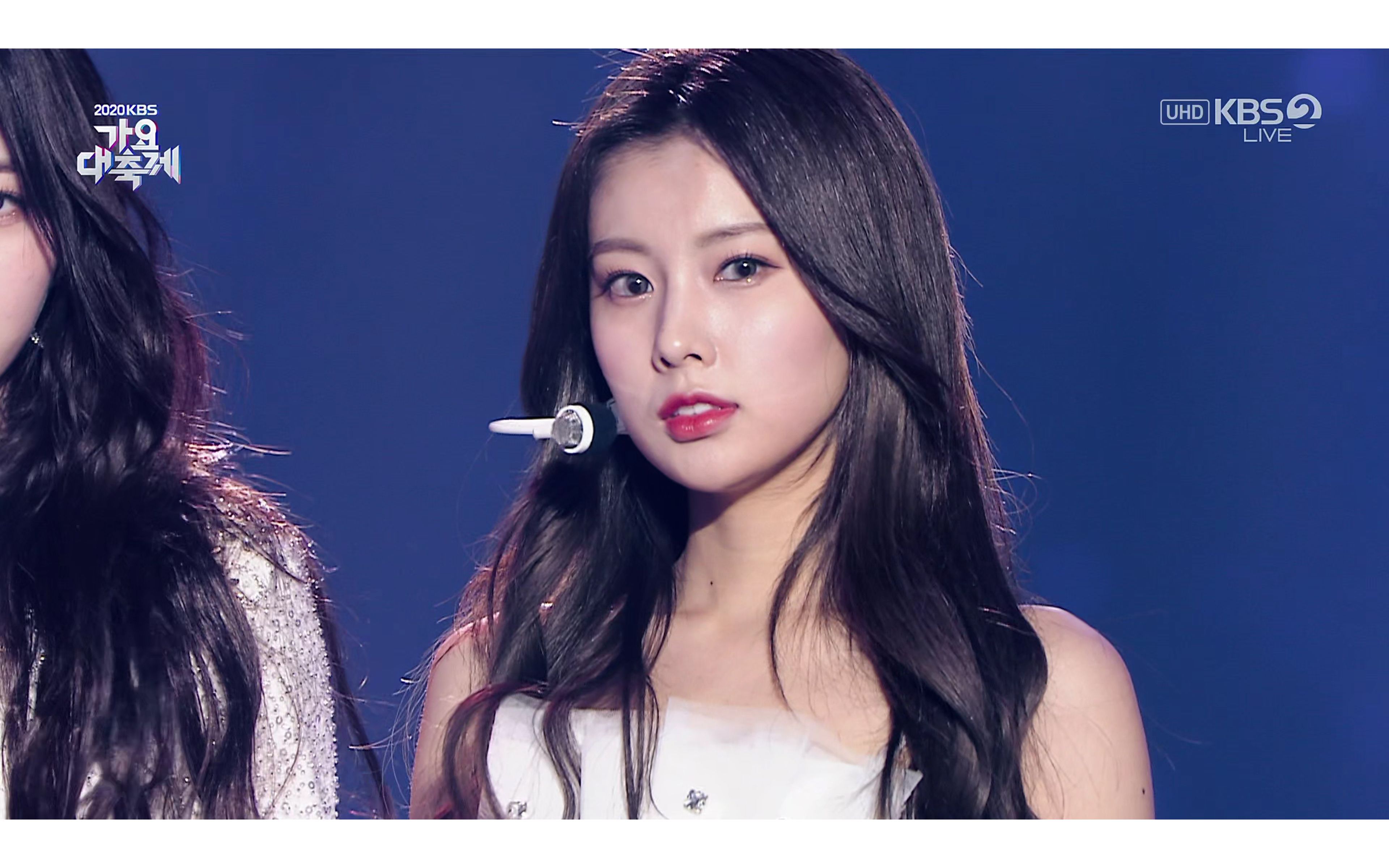 201218 izone fiesta panorama