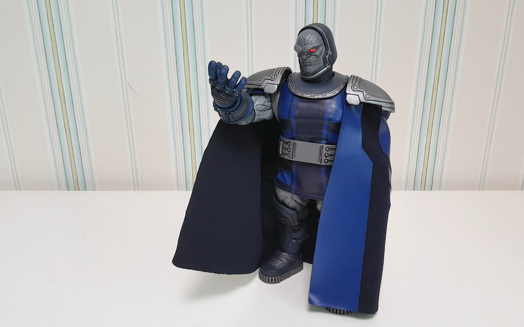 mezco动漫版达克赛德