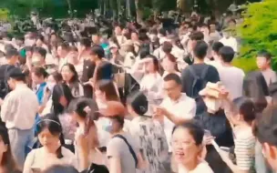 Download Video: 胡歌安徽农业大学取景，不愧是男粉比女粉多的男人