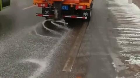 融雪剂撒布机大型车融雪撒布公路养护除雪机 哔哩哔哩 Bilibili 融雪剂撒布机大型车融雪撒布公路养护除雪机 哔哩哔哩 Bilibili
