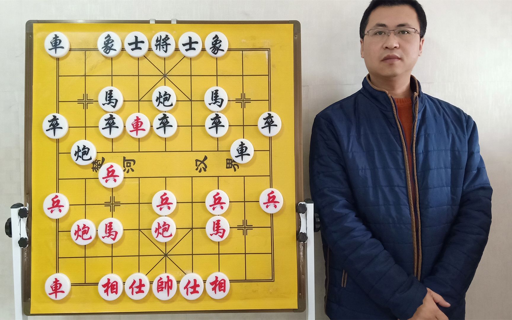 象棋中炮开局第一讲:顺手炮对当头炮的飞刀表演,斗炮原来是如此精彩!后手中炮不容小觑,顺炮的布局陷阱,很犀利、很厉害、很难防哔哩哔哩bilibili