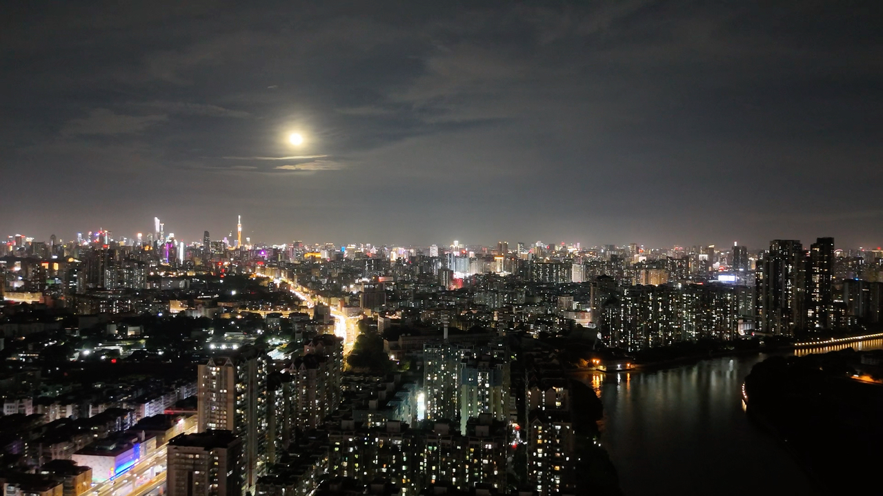 月光下的景色,沉醉在宁静的夜色.