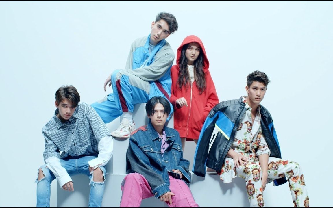 创4里的宝藏男团intersection干净清新的whodoyoulovemv中英字幕