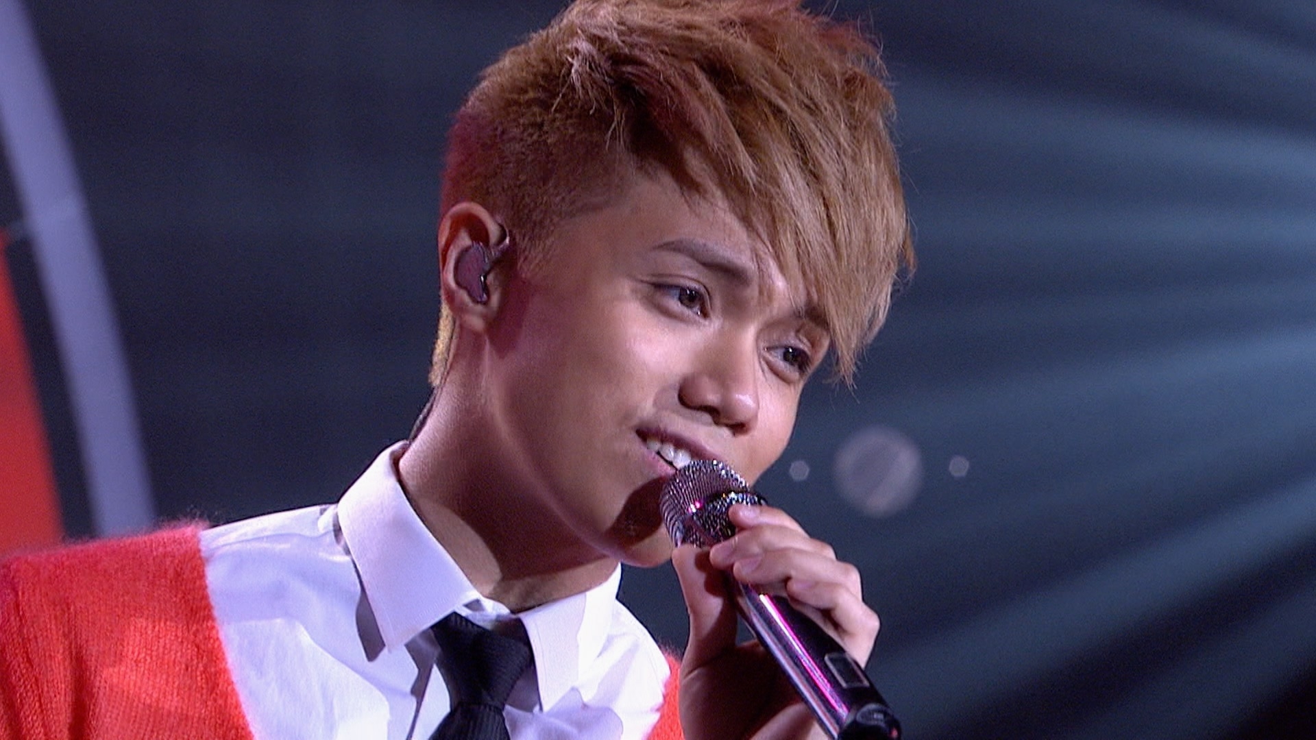 樱花树下-张敬轩