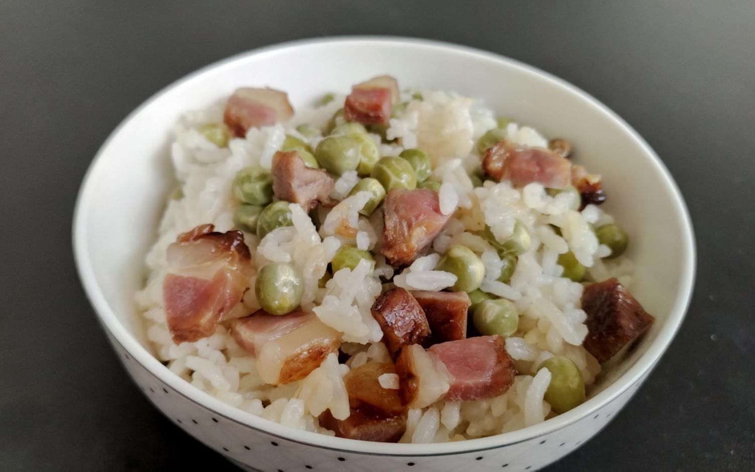 懒人饭:豌豆加腊肉,焖一锅儿时记忆