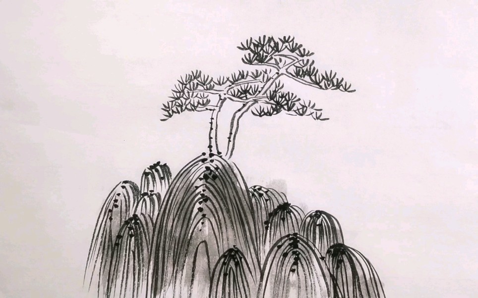 国画水墨 几笔勾勒出一副唯妙唯俏的高峰松柏图