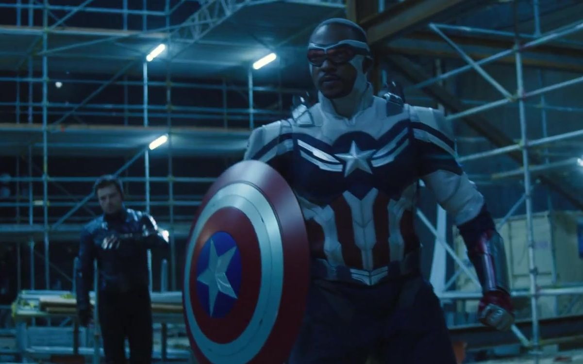 猎鹰正式化身二代美队救人高光时刻约翰沃克放弃盾牌成为美国密探解救