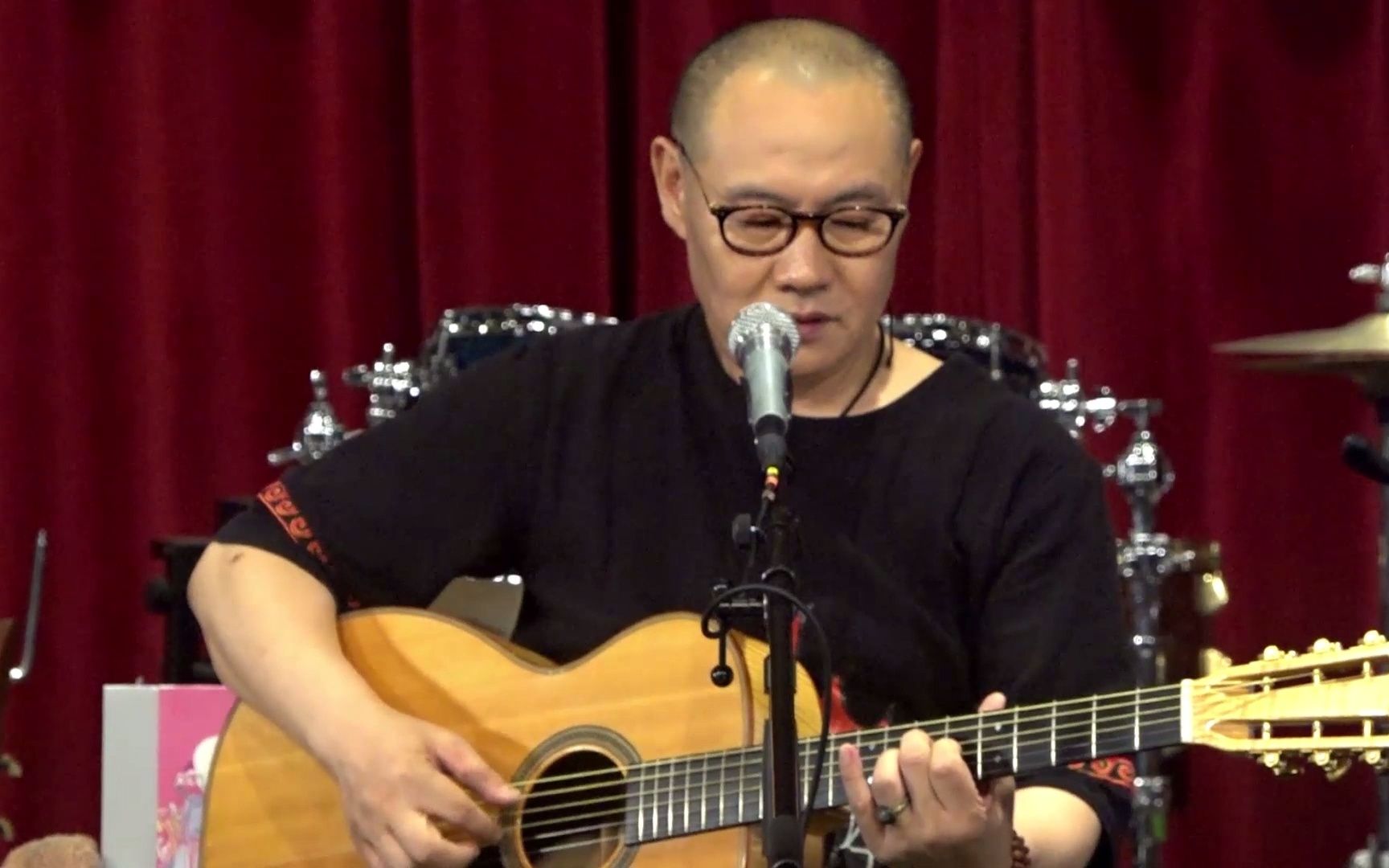 李杰老师演唱单曲《心事》,自弹自唱展现别样音乐领悟力