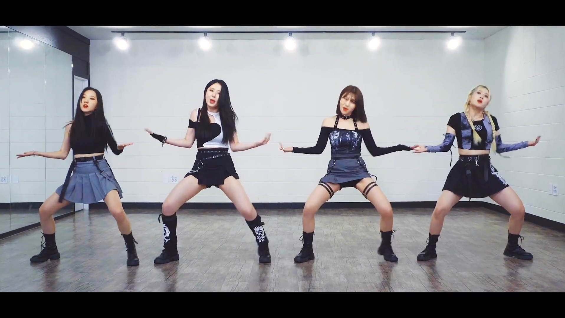 舞蹈是一门艺术,优美的舞姿,给人以美的熏陶3