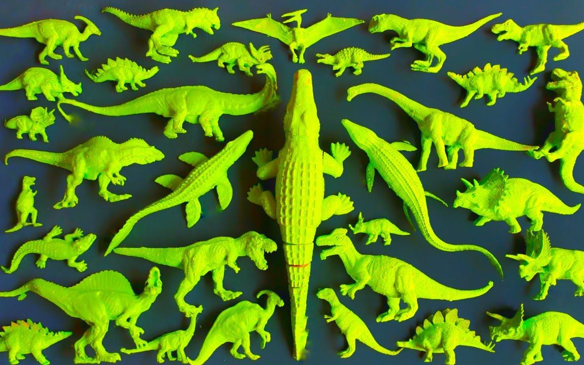 超多恐龙怎么变成绿色了?能找到5只霸王龙,怎么找不到玩具车?