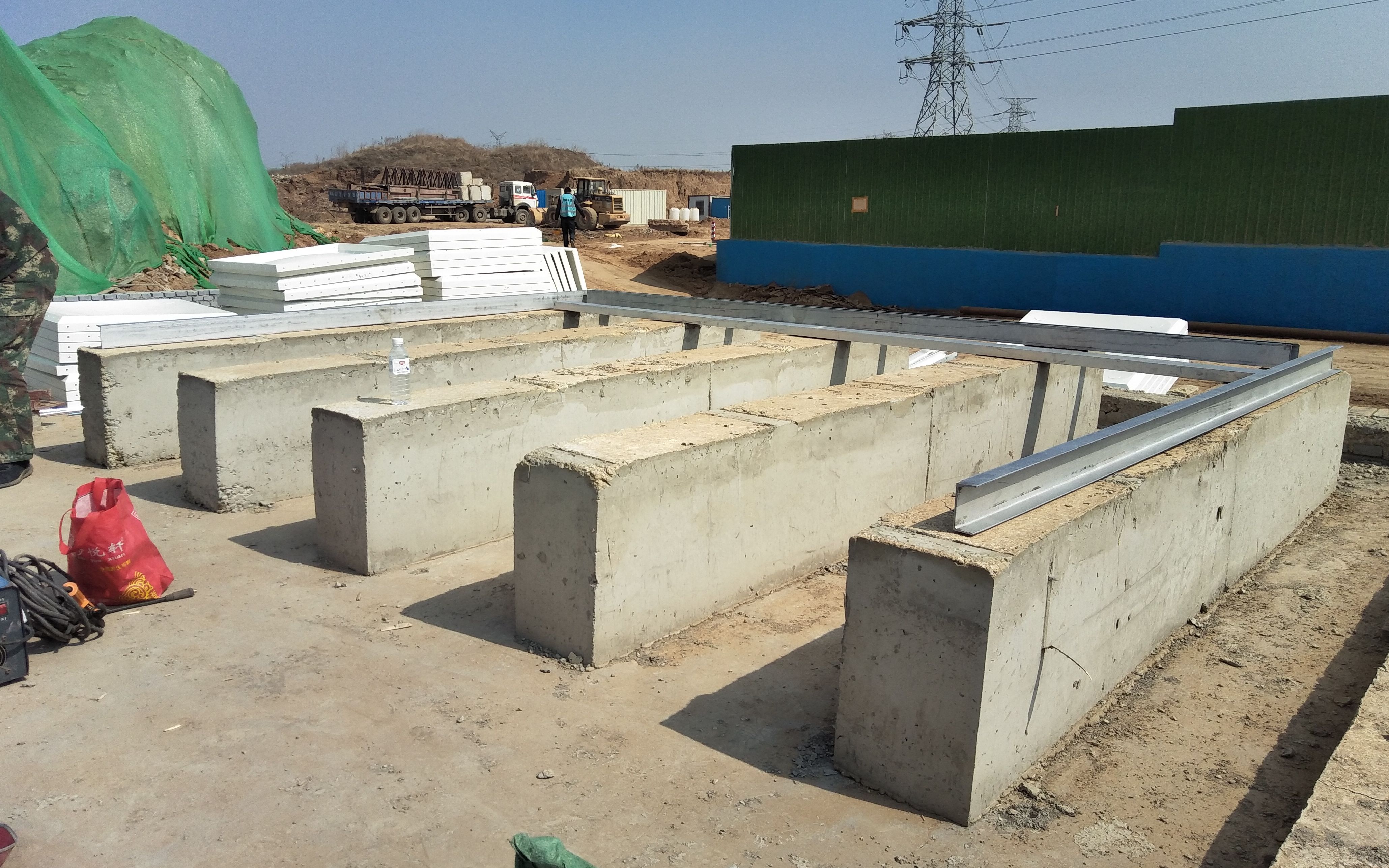 玻璃钢保温水箱基础