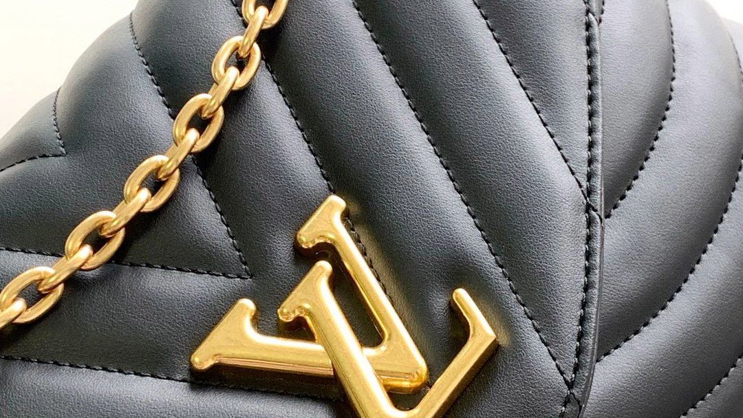 m21614灰色 m21796奶白 顶级原单 高仿lv本款 new wave 大号链条包