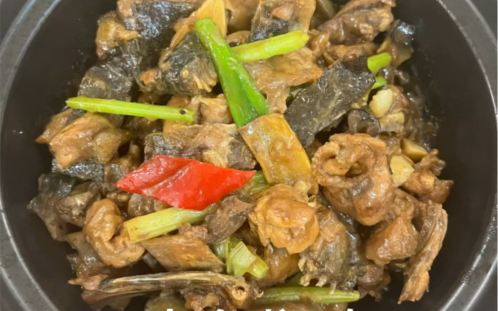 秋冬进补的霸王别姬水鱼焖鸡的做法